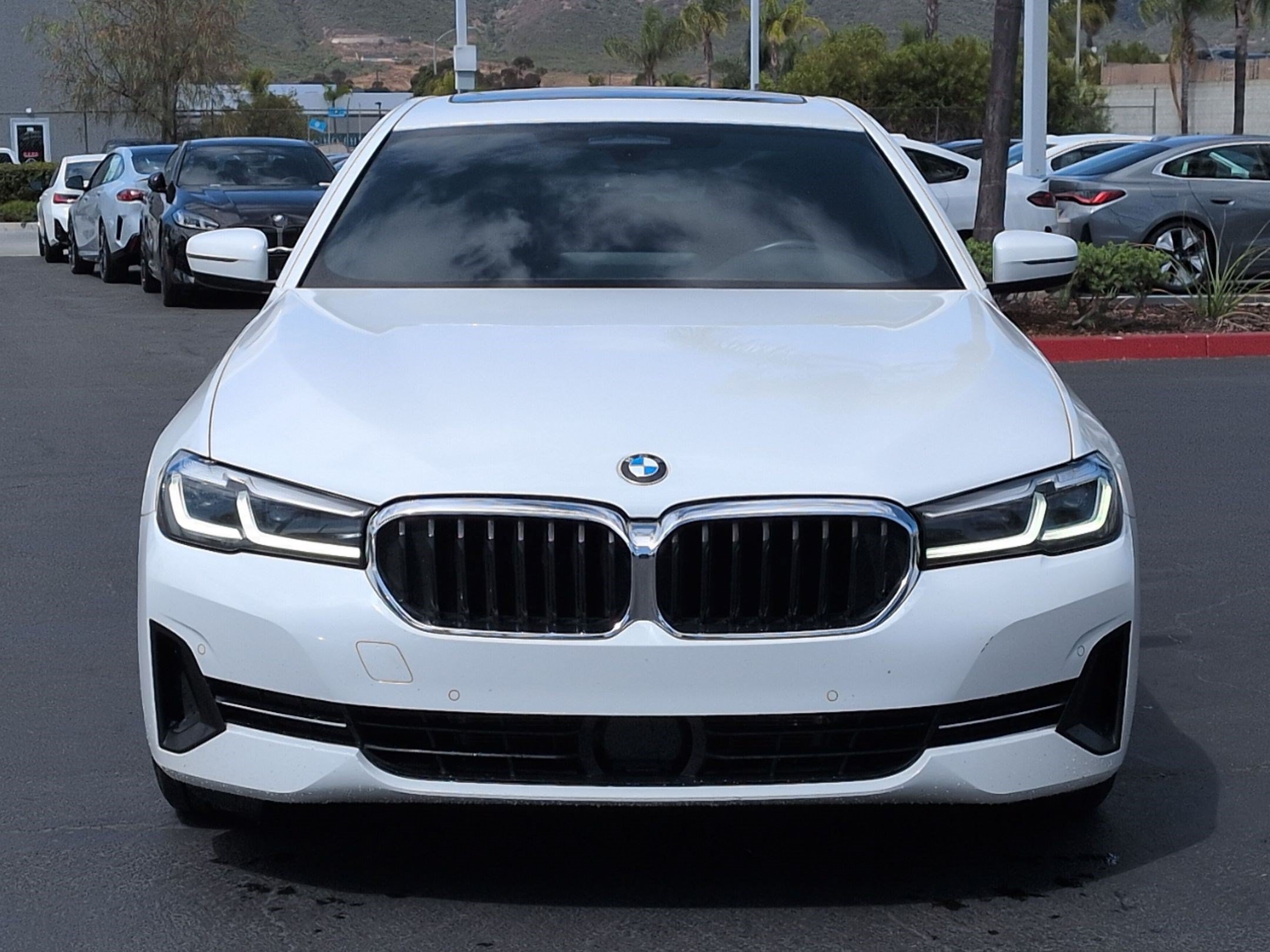 Used 2022 BMW 530i xDrive AWD/4WD image 3
