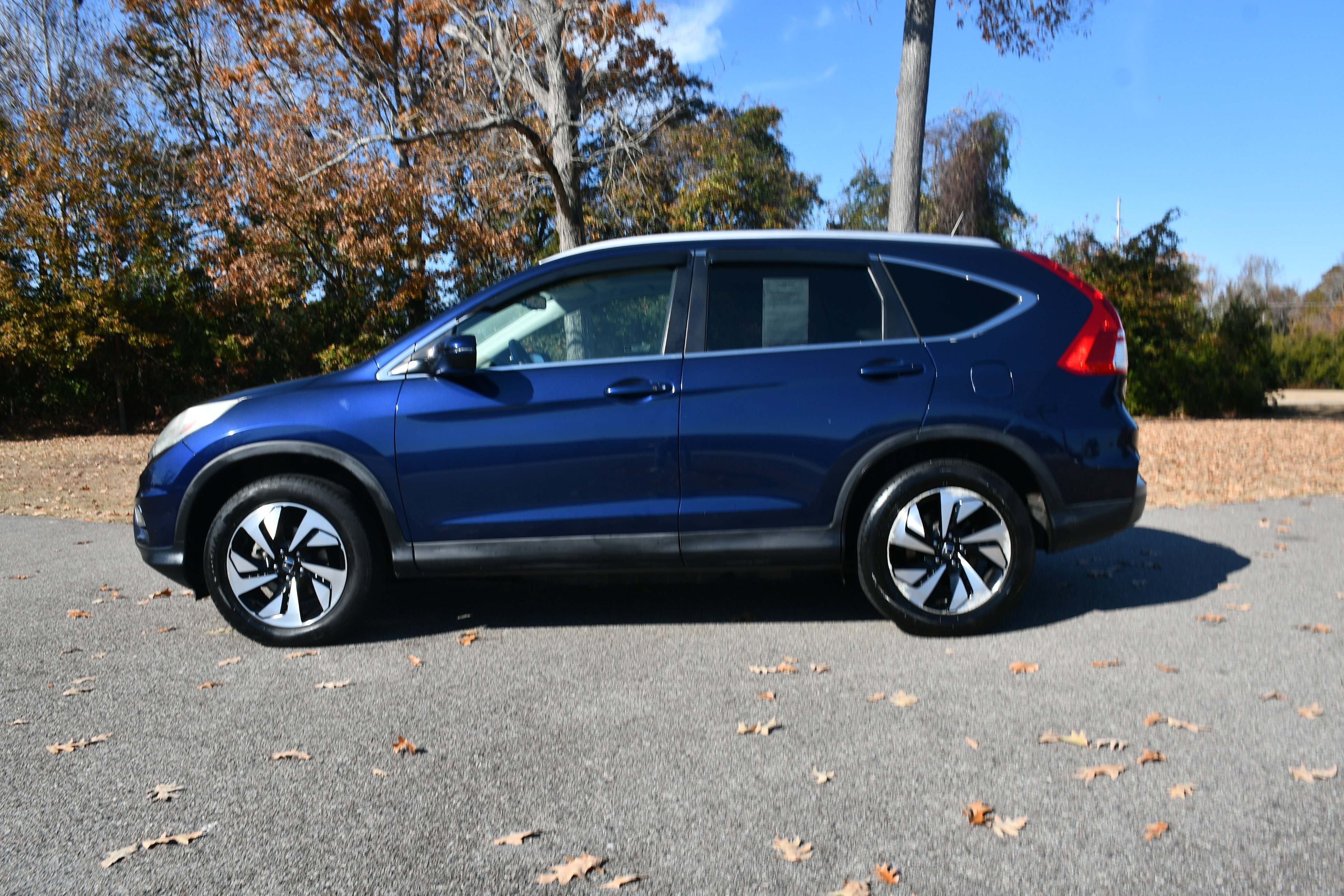 Used 2016 Honda CR-V Touring image 2