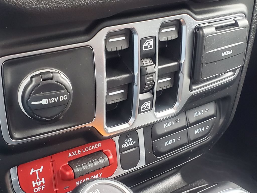 Used 2025 Jeep Wrangler Unlimited Sport AWD/4WD image 19