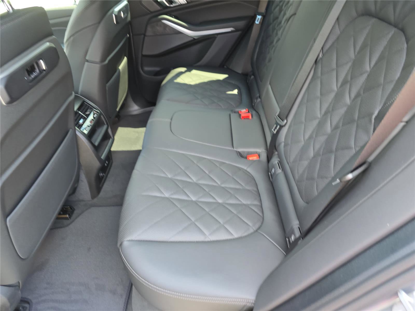 Used 2026 BMW X5 xDrive40i w/ Premium Package AWD/4WD image 17