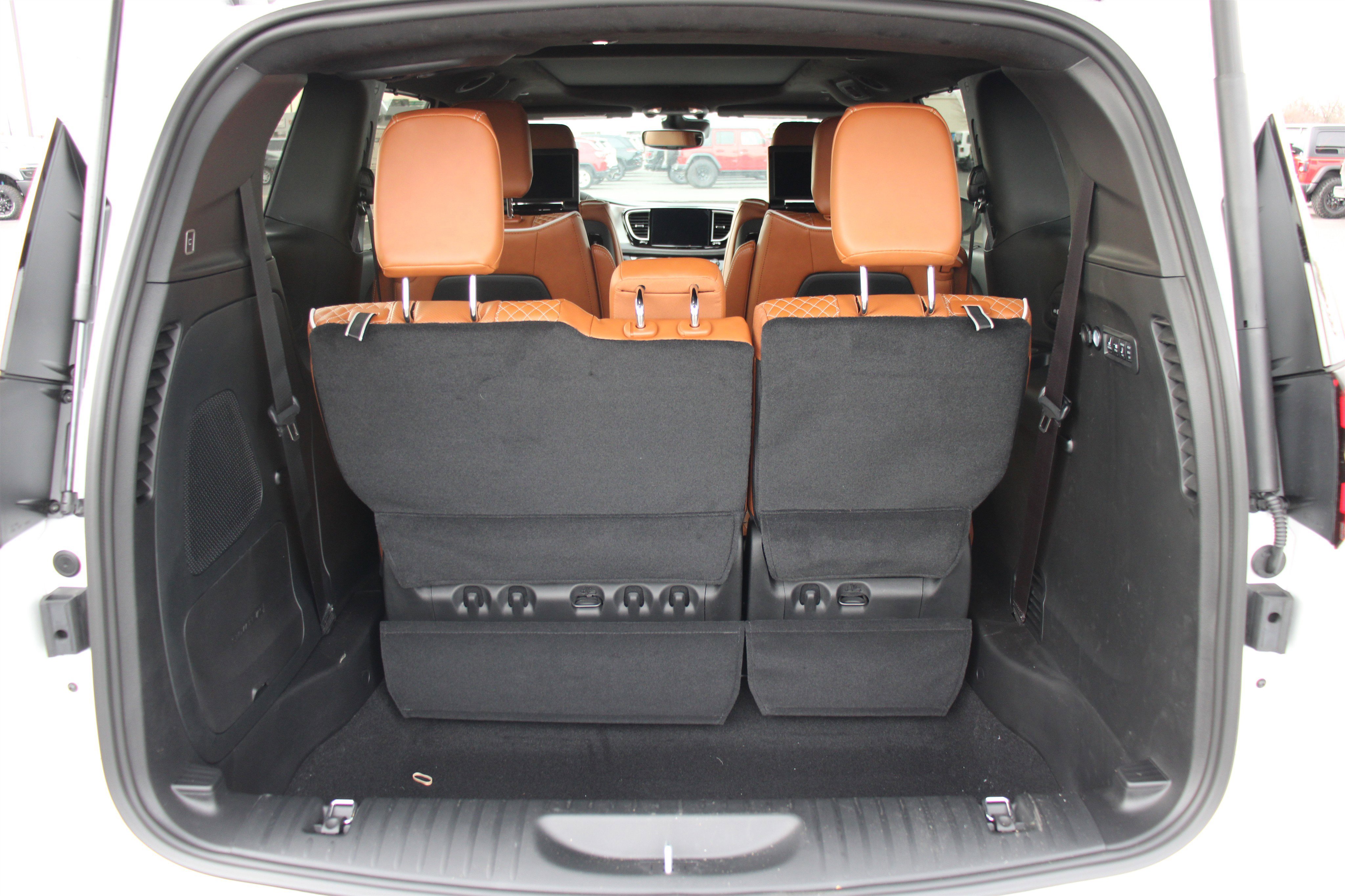 New 2026 Chrysler Pacifica Pinnacle image 26