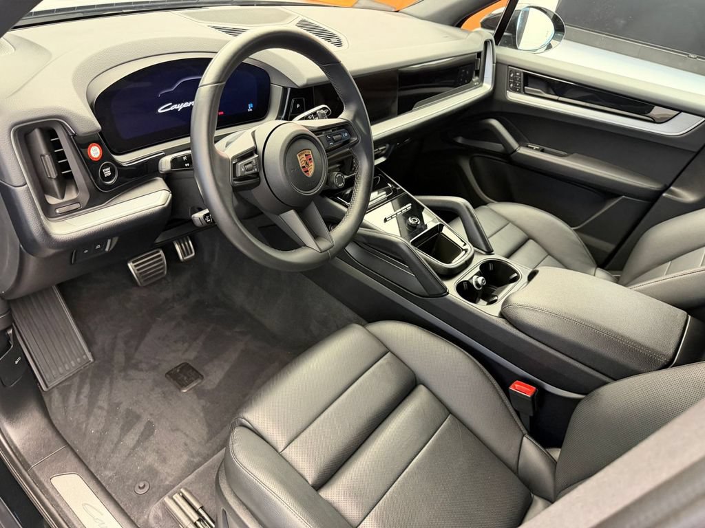 Used 2025 Porsche Cayenne S AWD/4WD image 4