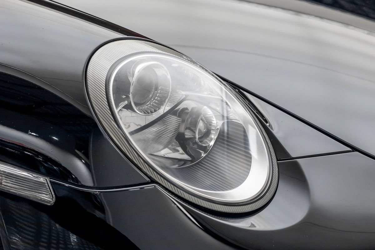 Used 2005 Porsche 911 Carrera RWD image 40