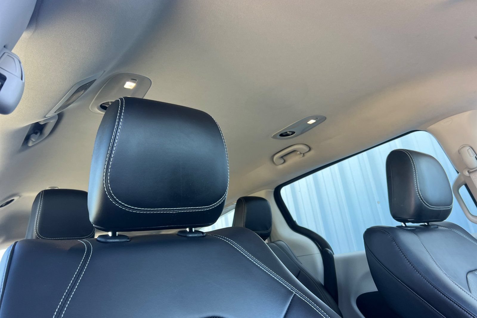 Used 2024 Chrysler Pacifica Limited FWD image 21