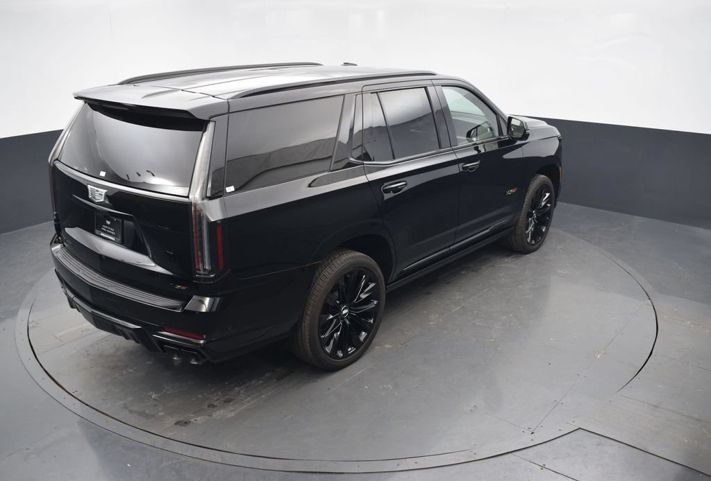 Certified 2025 Cadillac Escalade V w/ LPO, ONYX Package AWD/4WD image 52
