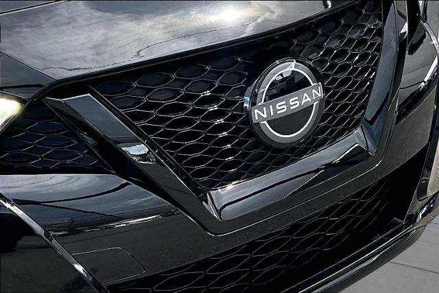 Certified 2023 Nissan Maxima SR w/ Sport Mat Group FWD image 30