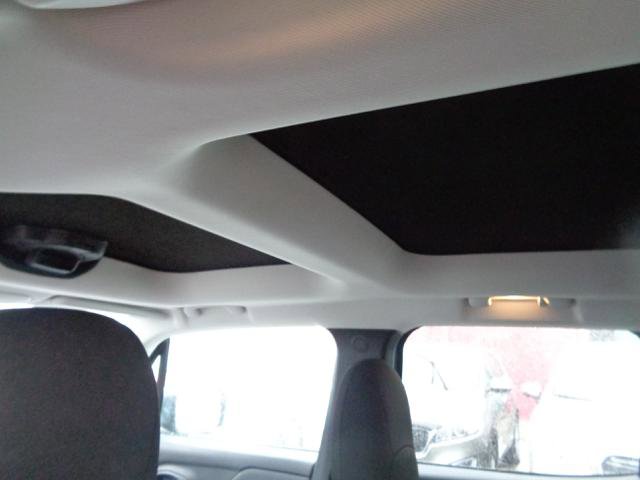 Used 2017 Jeep Renegade Altitude image 34