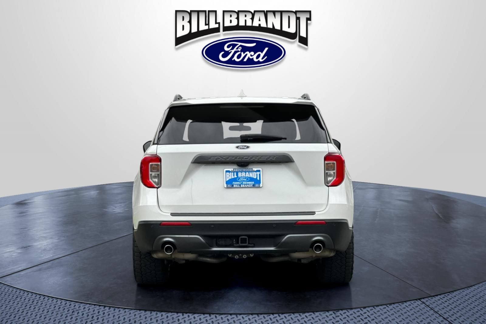 Used 2023 Ford Explorer XLT w/ Equipment Group 202A AWD/4WD image 4