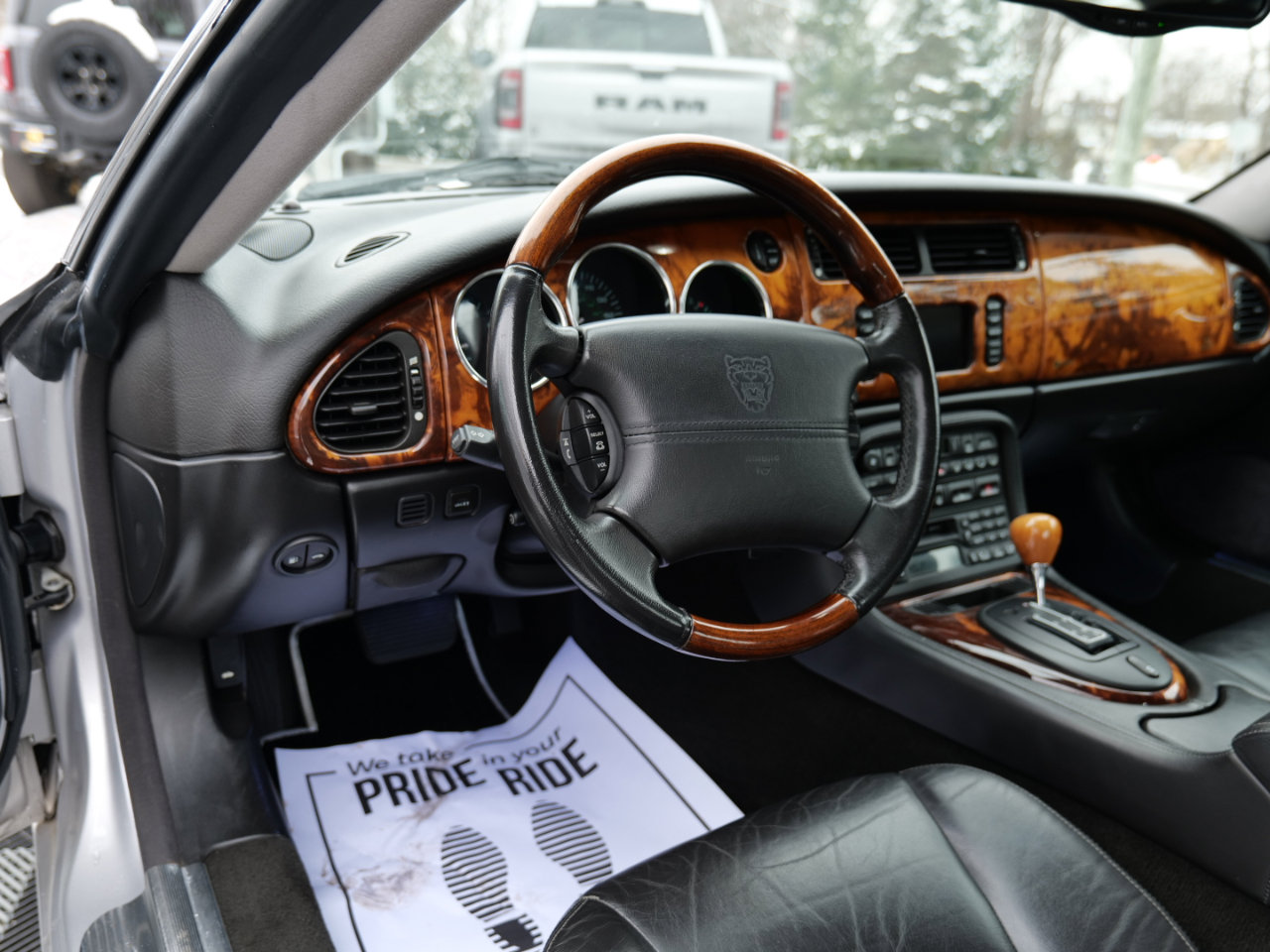 Used 2004 Jaguar XK8 Coupe image 16