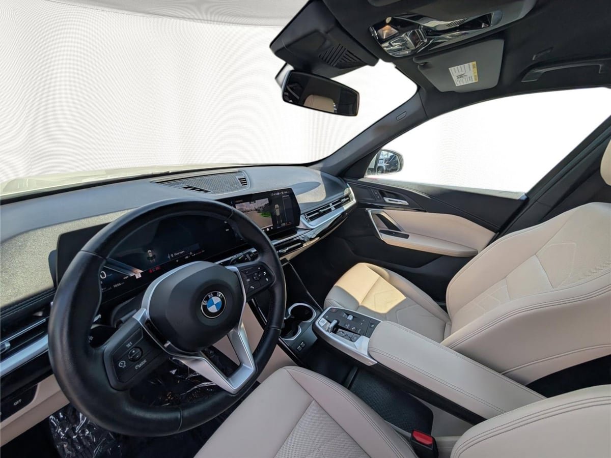 Used 2024 BMW X1 xDrive28i AWD/4WD image 9