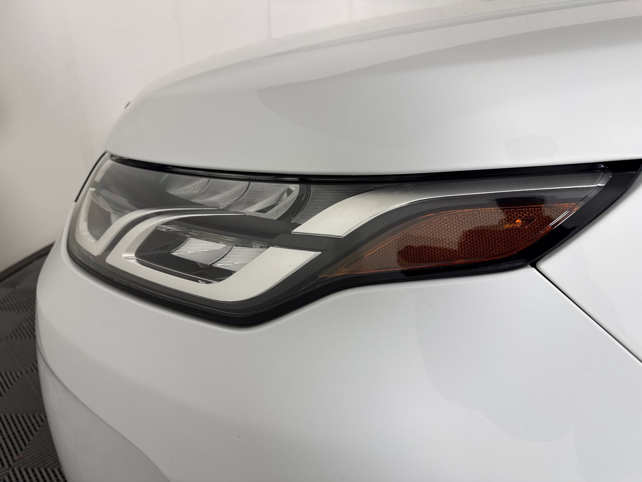 Used 2020 Land Rover Discovery Sport AWD/4WD image 11