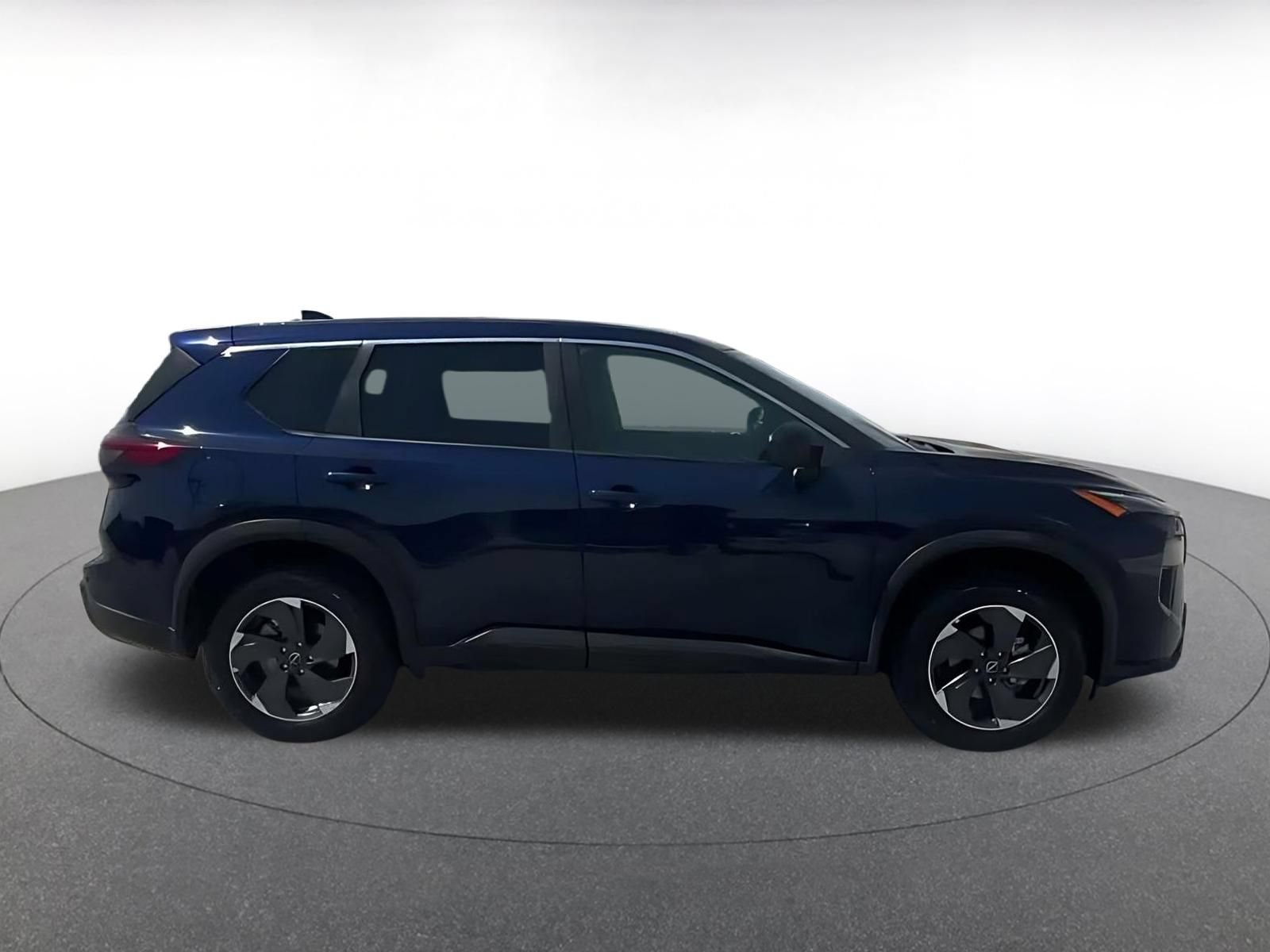 Used 2025 Nissan Rogue SV AWD/4WD image 15