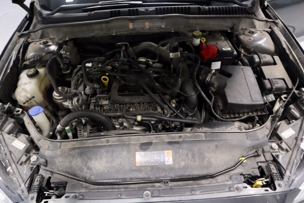 Used 2018 Ford Fusion SE FWD image 17