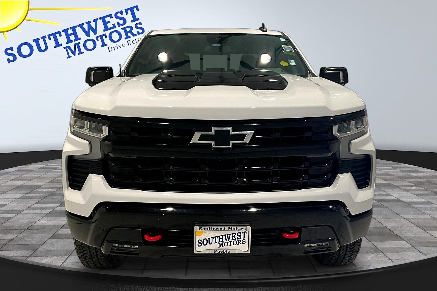 Used 2026 Chevrolet Silverado 1500 LT Trail Boss w/ LT Trail Boss Premium Package AWD/4WD image 2
