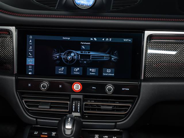 Certified 2025 Porsche Macan AWD/4WD image 29