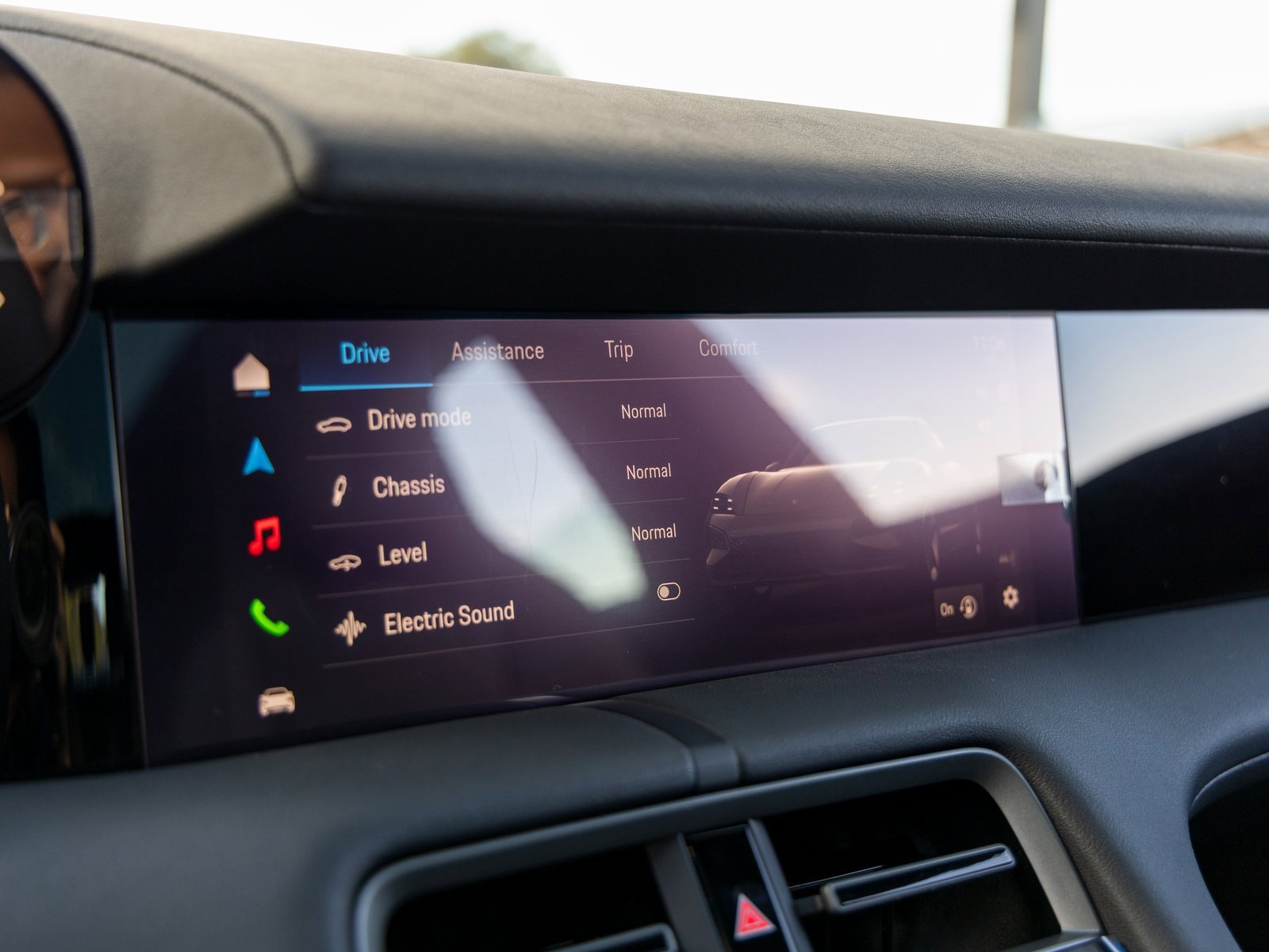 New 2026 Porsche Taycan image 32