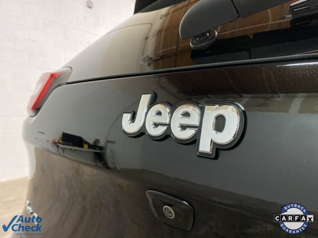 Used 2017 Jeep Cherokee Overland w/ Technology Group image 92