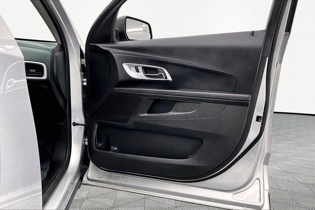 Used 2015 Chevrolet Equinox LS image 24