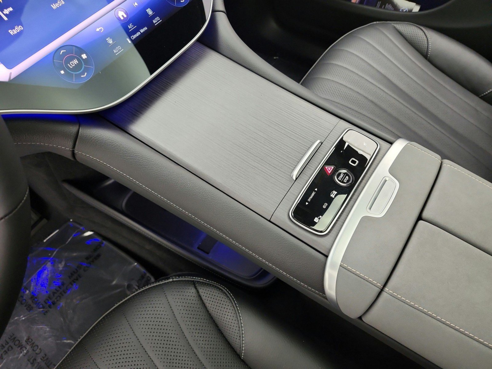 New 2027 Mercedes-Benz EQS 400 4MATIC SUV image 9