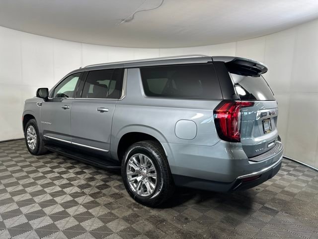 Used 2023 GMC Yukon XL SLT w/ SLT Premium Package image 5