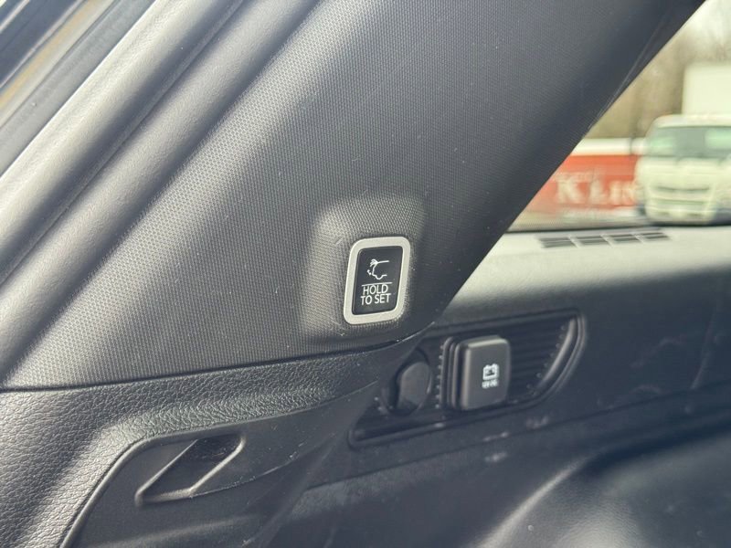 Used 2023 Jeep Grand Cherokee Altitude image 36