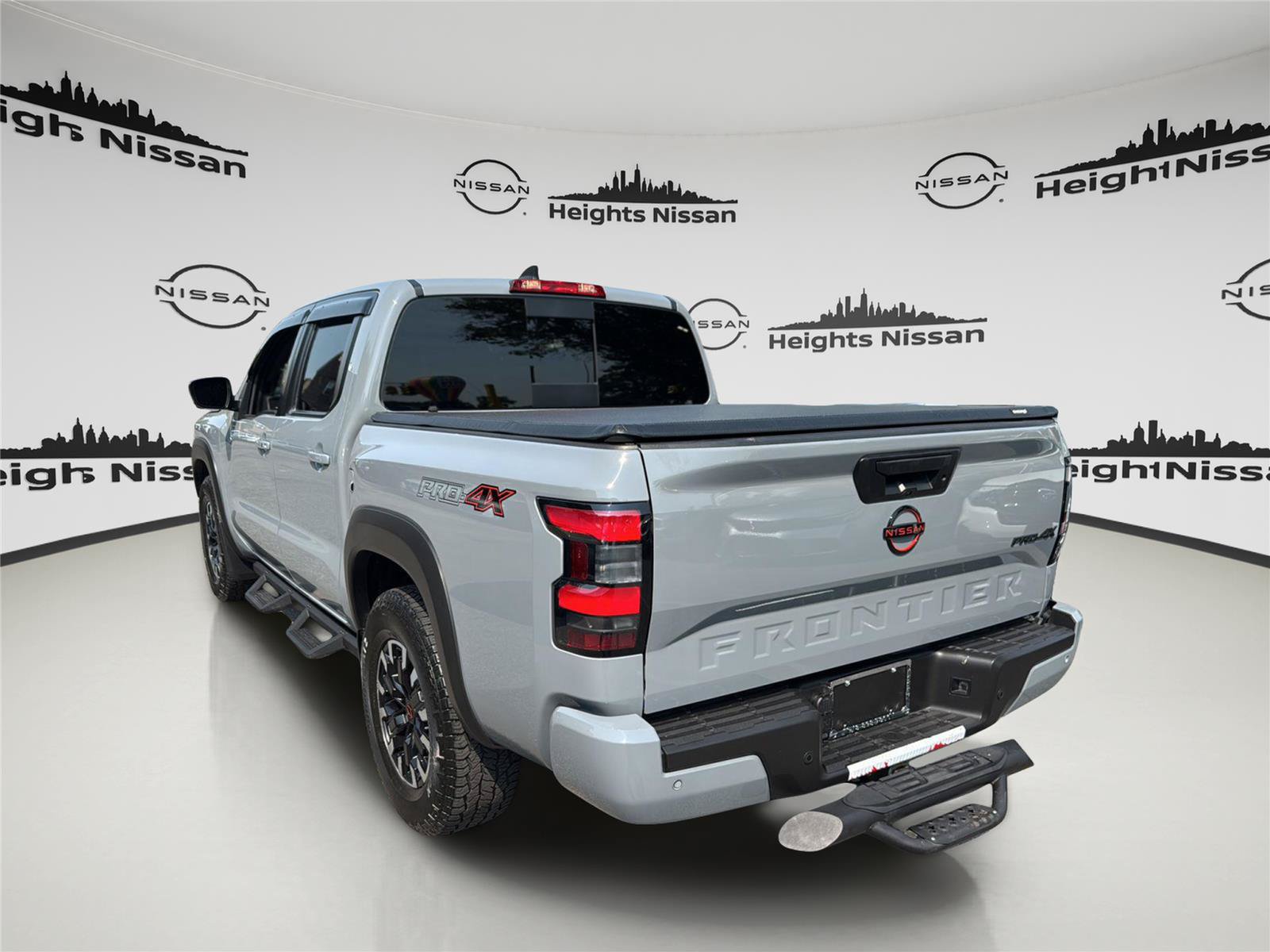 Used 2023 Nissan Frontier PRO-4X w/ Pro Convenience Package AWD/4WD image 3
