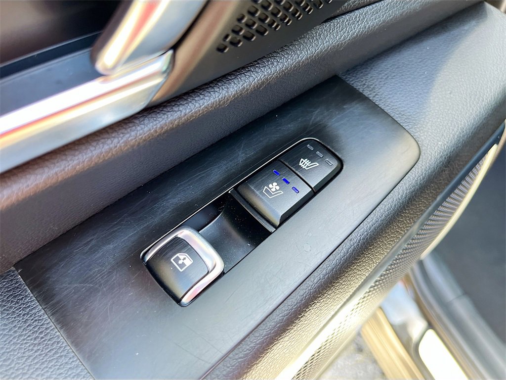 Used 2022 Kia Telluride SX w/ SX Prestige Package image 37