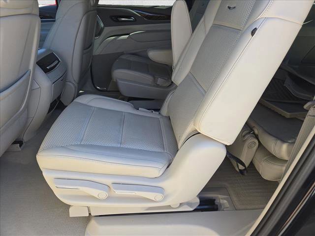 Used 2023 Cadillac Escalade ESV Sport Platinum w/ LPO, ONYX Package image 19