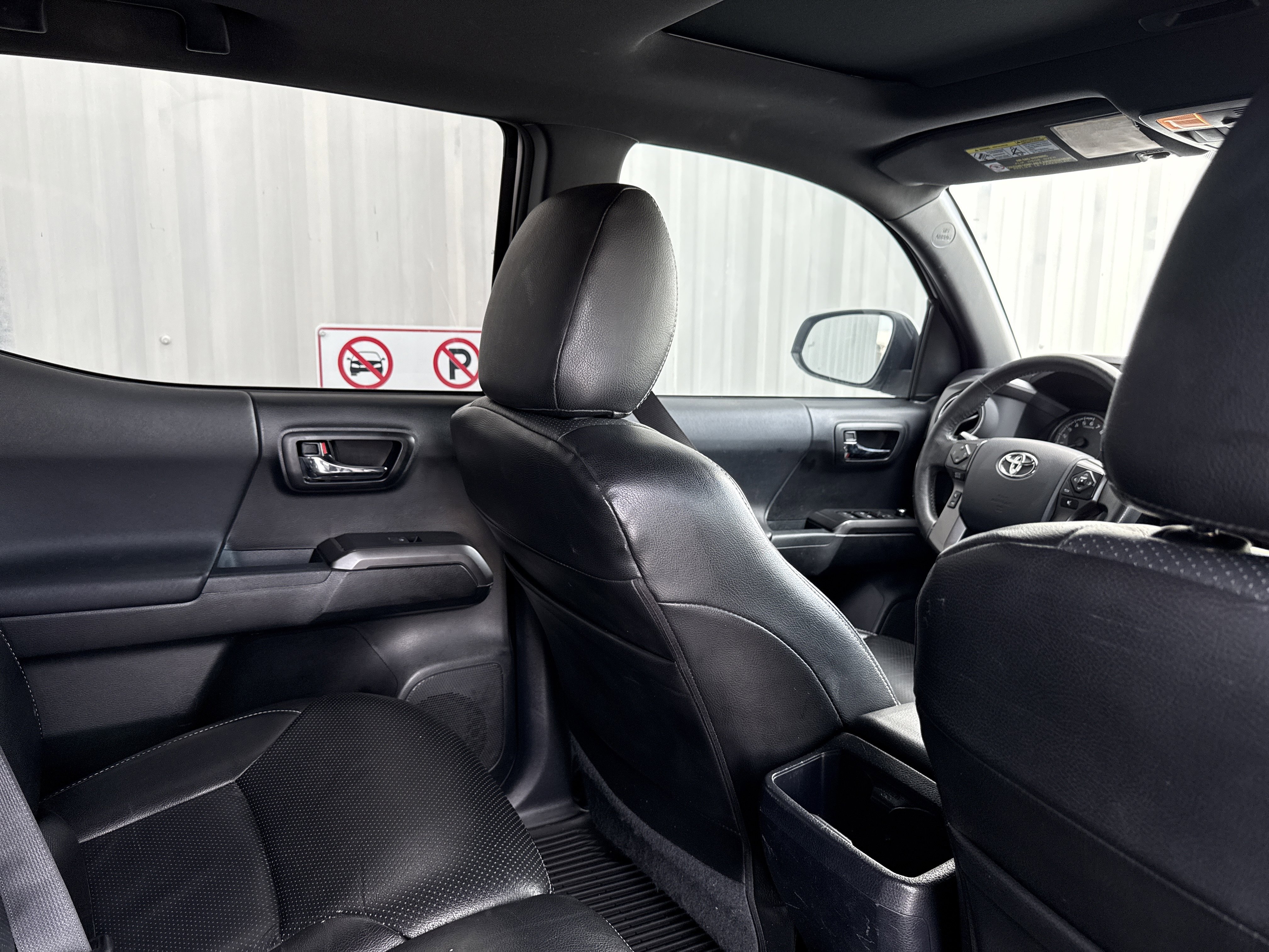 Used 2017 Toyota Tacoma TRD Sport w/ Premium & Technology Package image 41