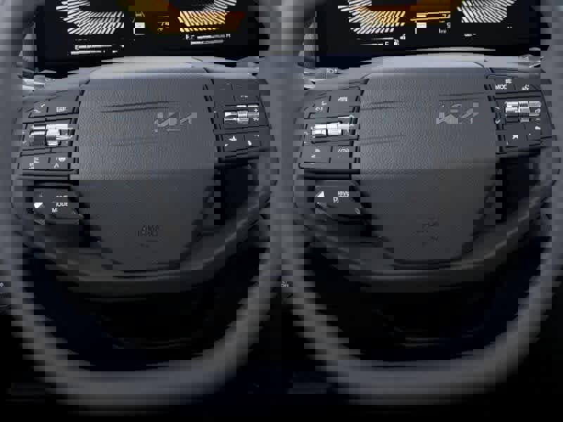 New 2025 Kia K4 LXS image 22