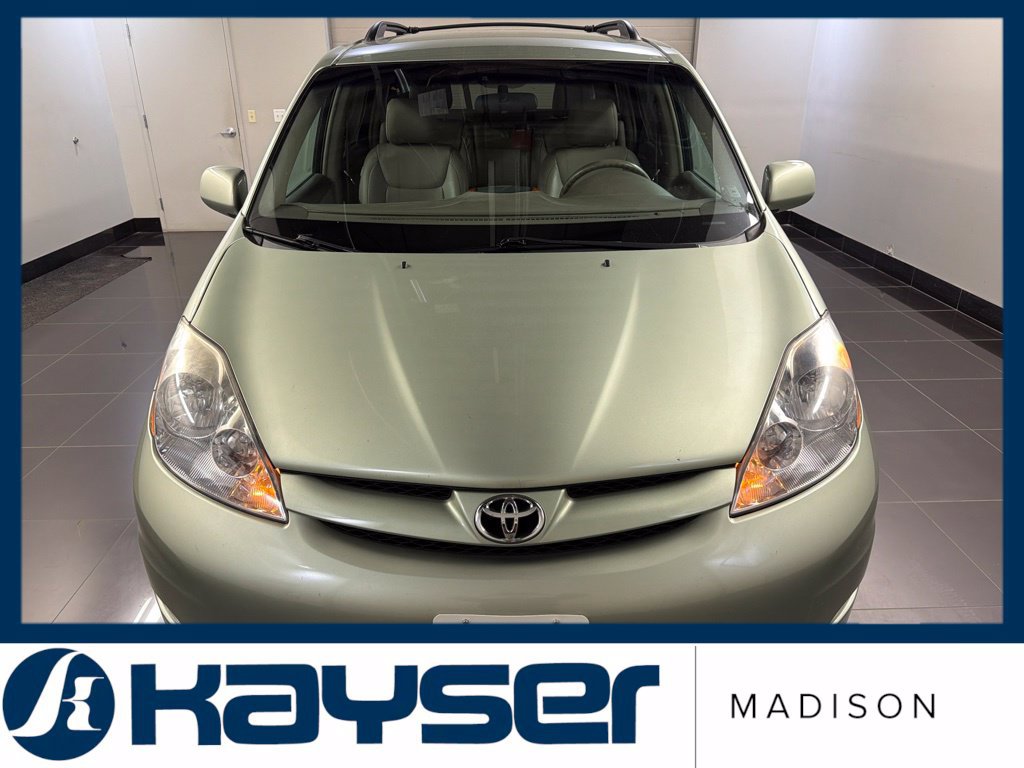 Used 2007 Toyota Sienna XLE FWD image 2