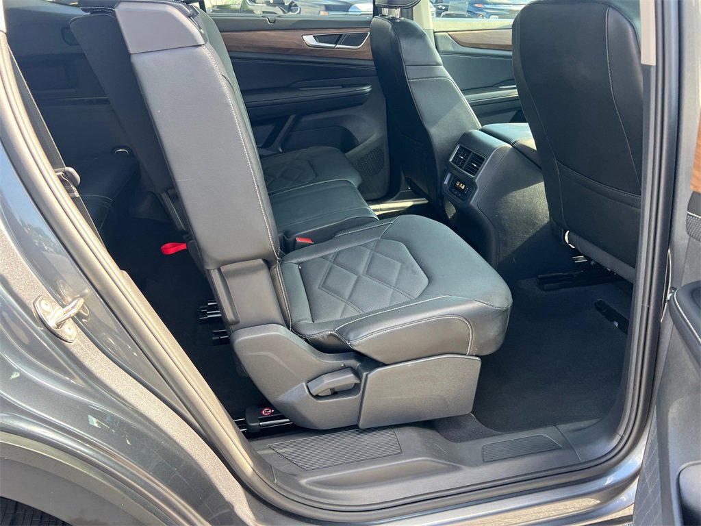 Used 2024 Volkswagen Atlas SE image 15
