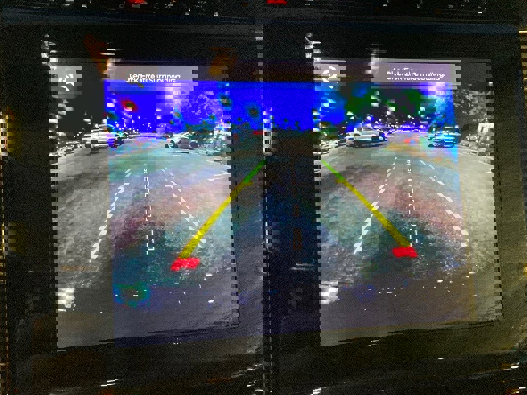 Used 2023 Jeep Grand Cherokee L Laredo image 24