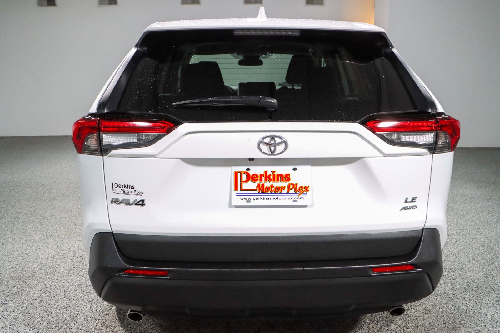 Used 2024 Toyota RAV4 LE image 8