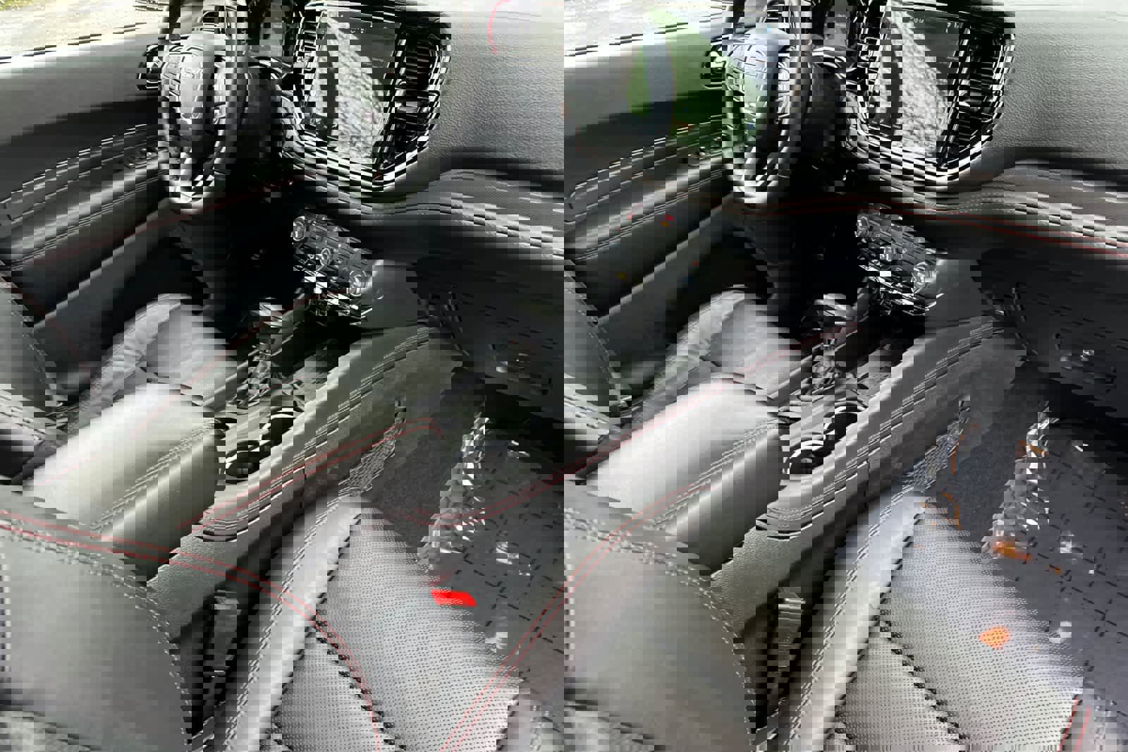 Used 2025 Dodge Durango GT image 17