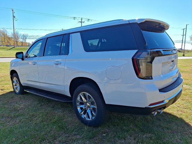 New 2026 Chevrolet Suburban Premier image 3