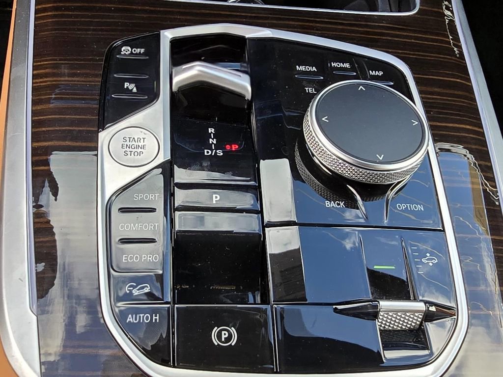 Used 2026 BMW X7 xDrive40i image 19