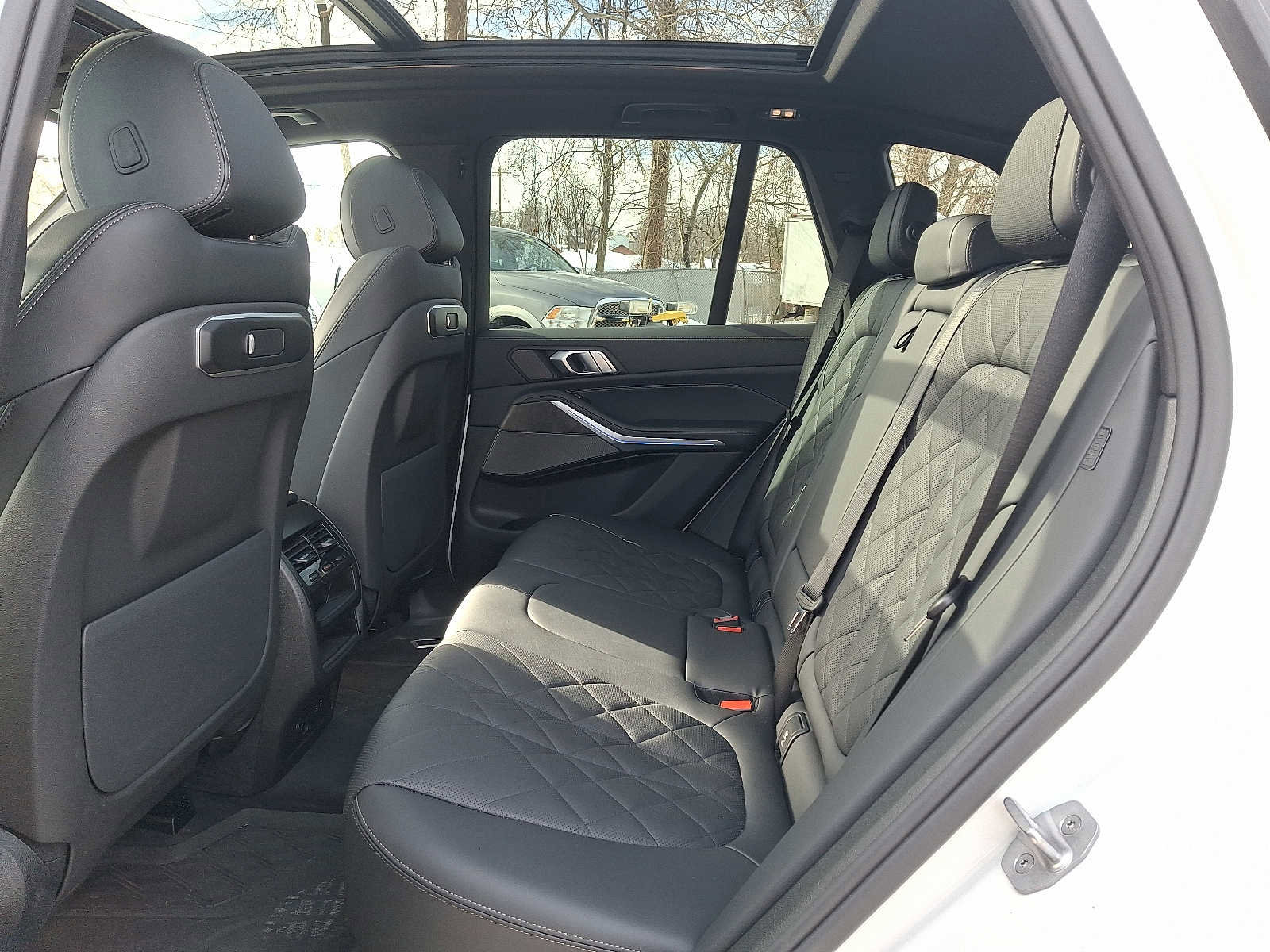 Used 2025 BMW X5 xDrive50e w/ Premium Package image 10