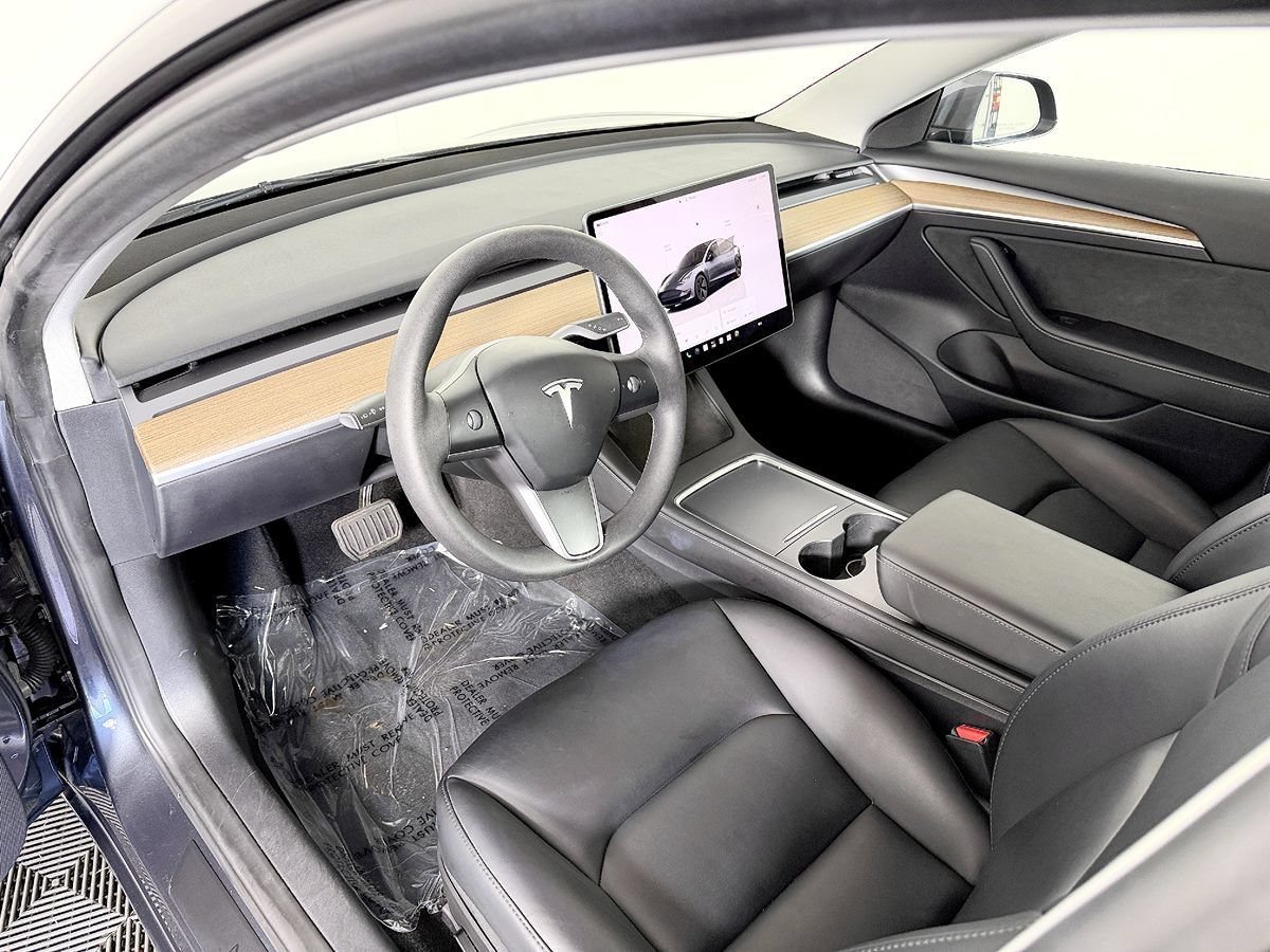 Used 2023 Tesla Model 3 Standard Range RWD image 28