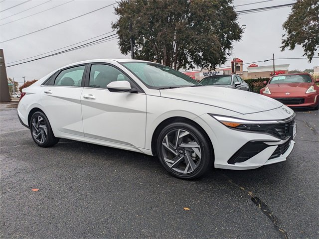 Certified 2025 Hyundai Elantra SEL