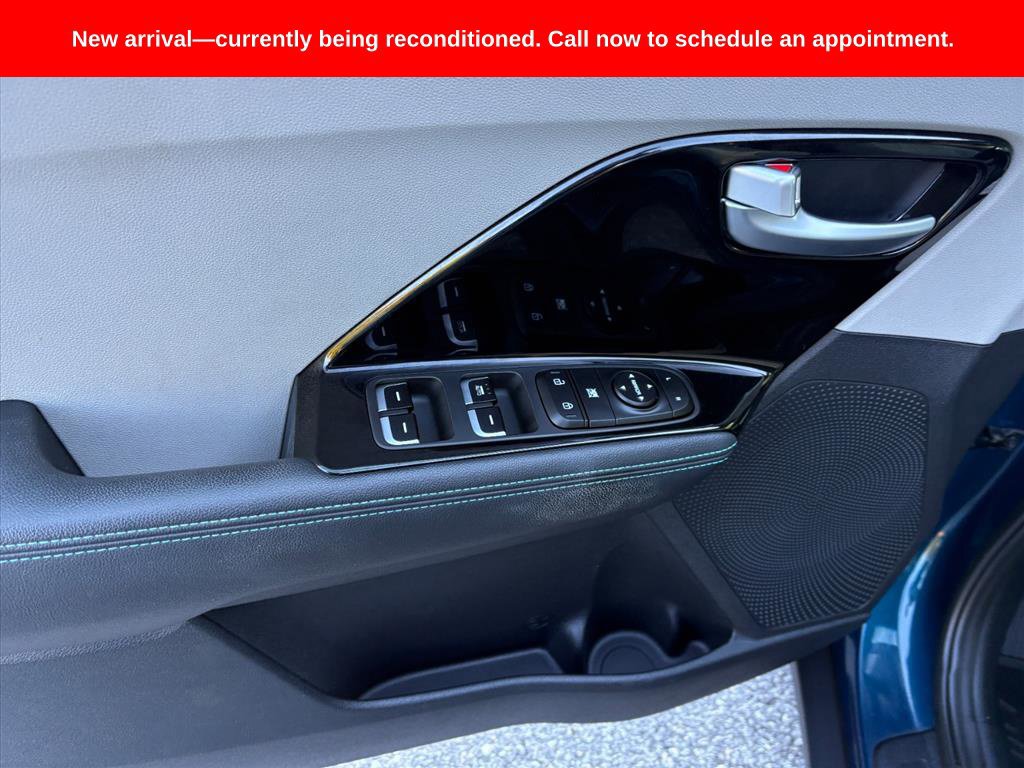 Used 2022 Kia Niro LXS FWD image 23