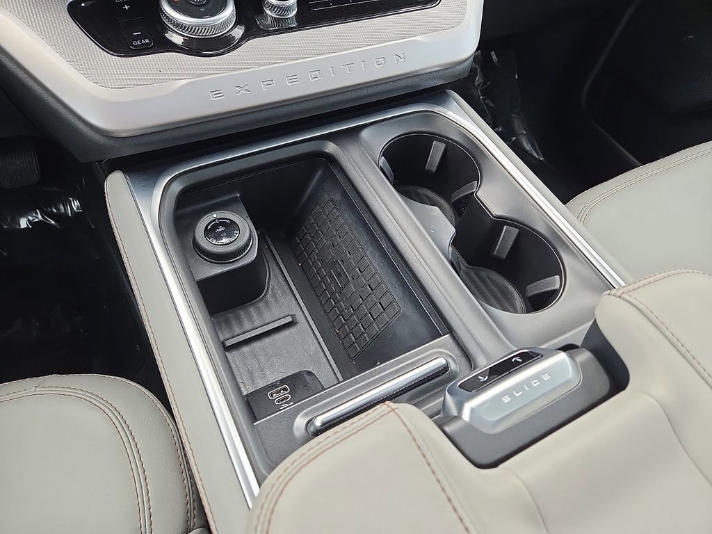 Used 2025 Ford Expedition Max Active image 28