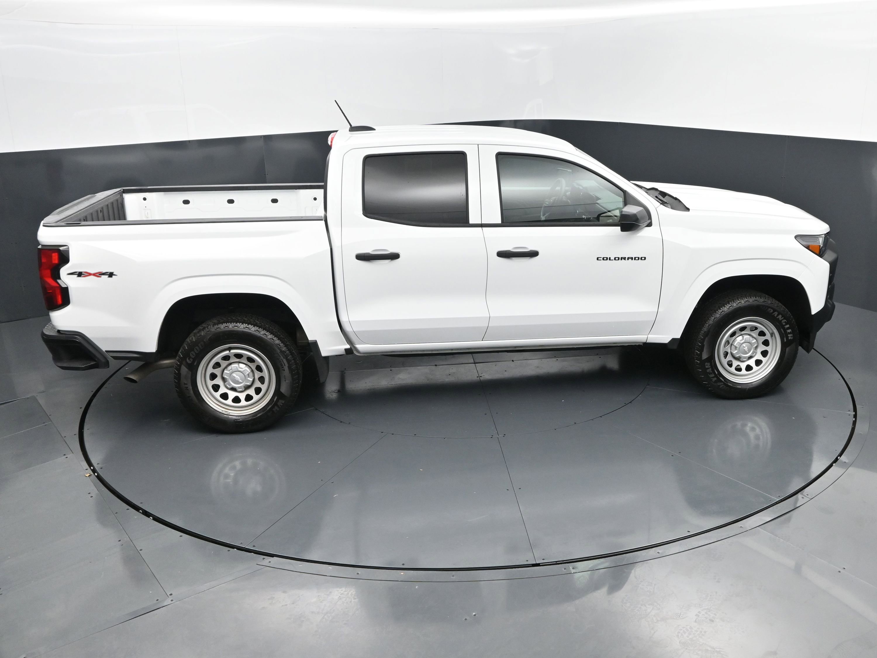 Used 2025 Chevrolet Colorado W/T image 31