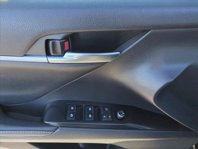 Certified 2019 Toyota Camry XSE FWD image 9