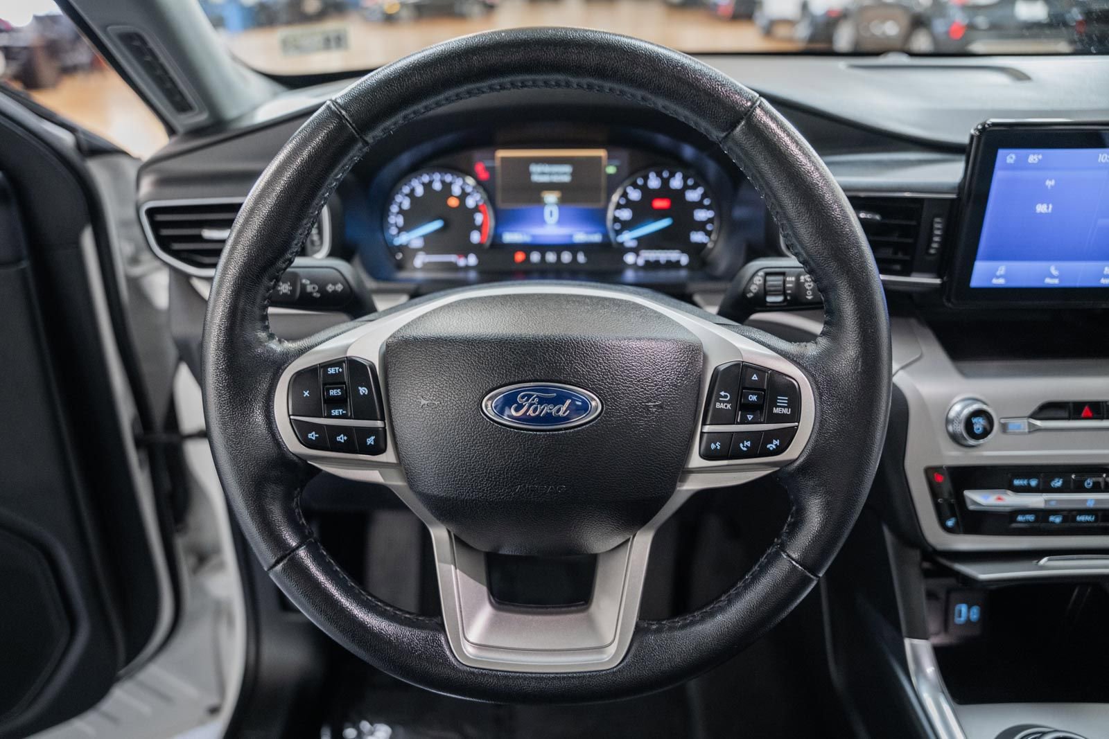 Used 2022 Ford Explorer XLT w/ Equipment Group 202A image 37