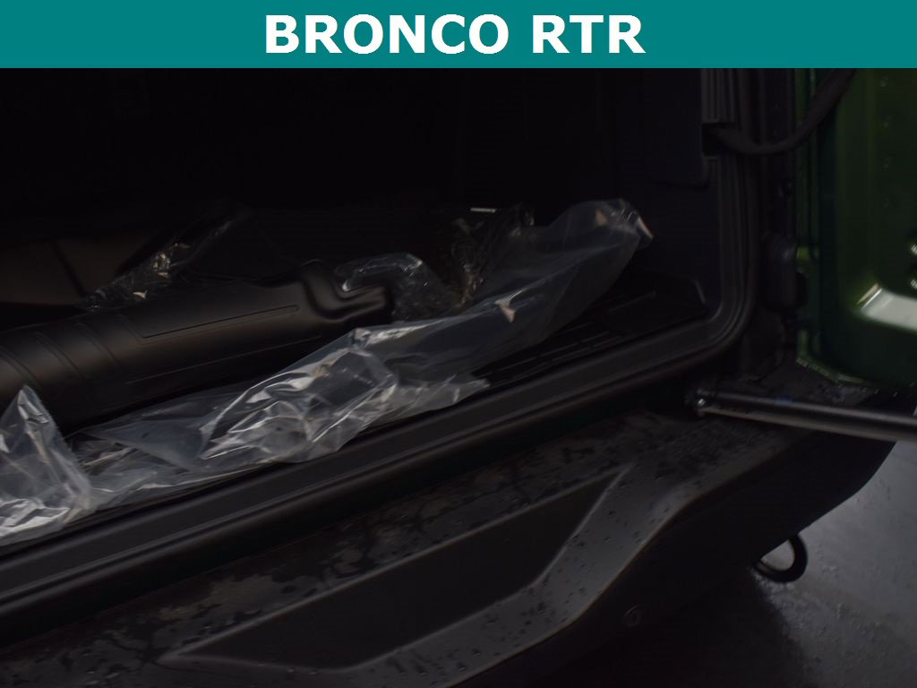 New 2025 Ford Bronco Badlands image 9
