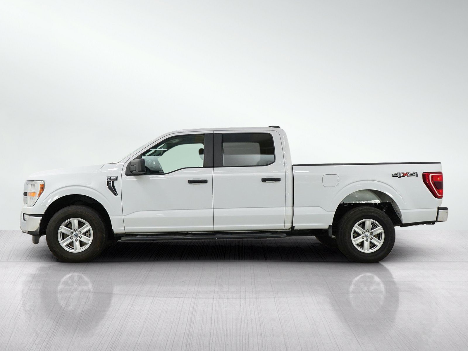 Used 2022 Ford F150 XLT w/ Trailer Tow Package AWD/4WD image 3