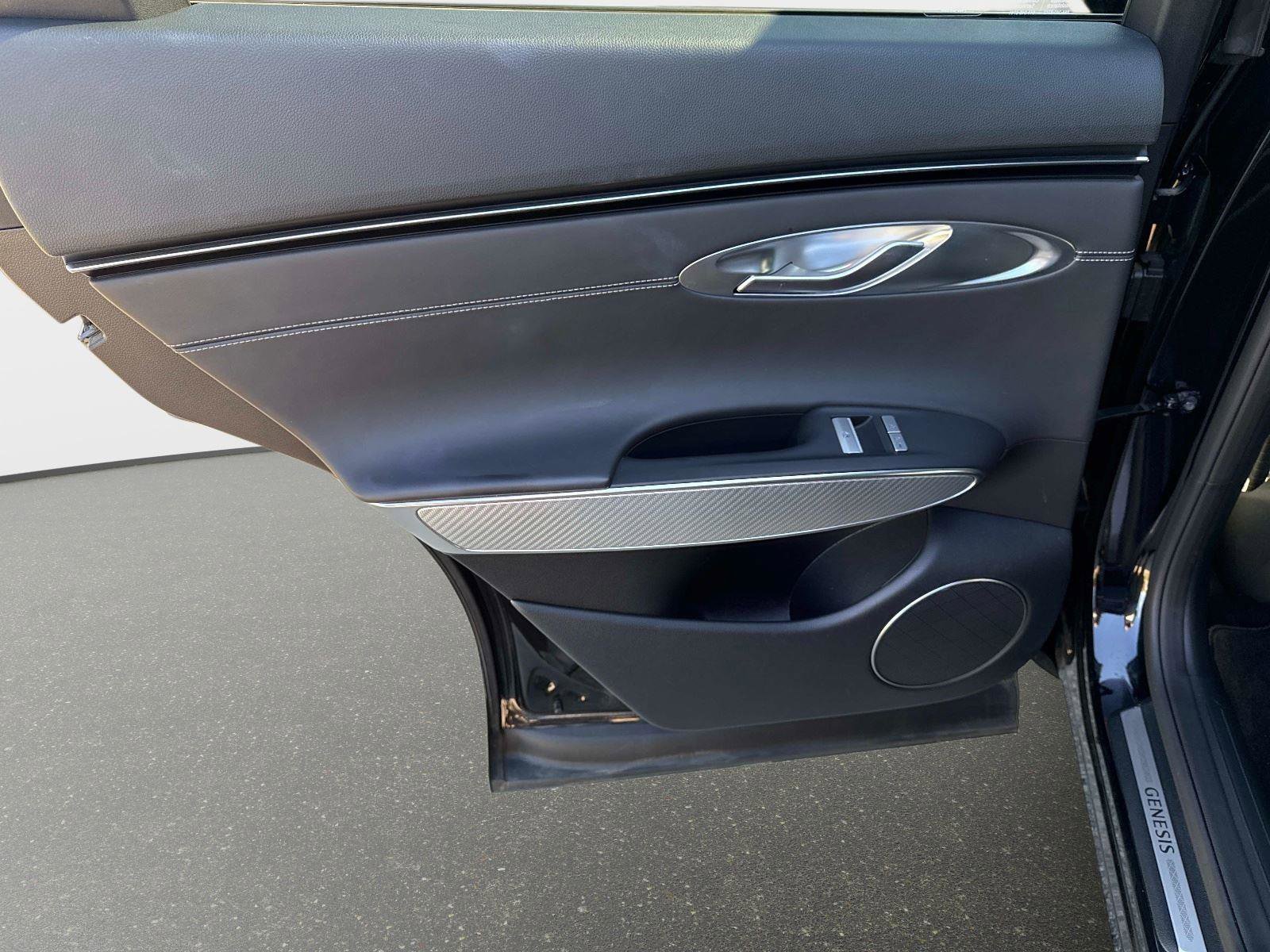 Used 2024 Genesis GV70 3.5T Sport image 11