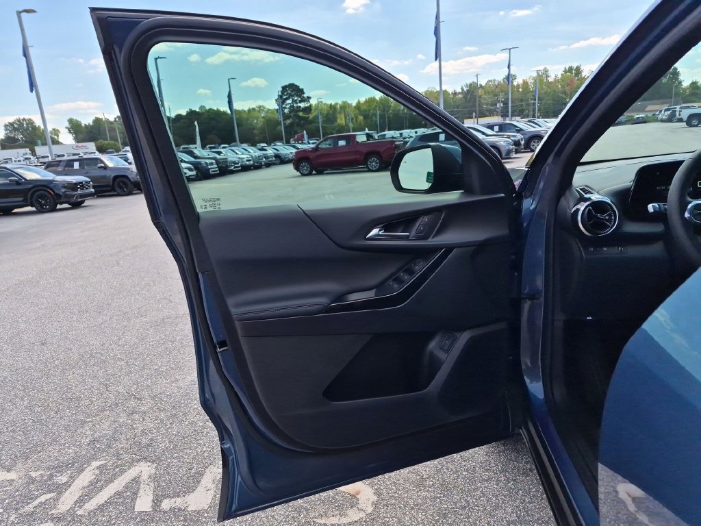New 2027 Chevrolet Equinox LT w/ Convenience Package II FWD image 14