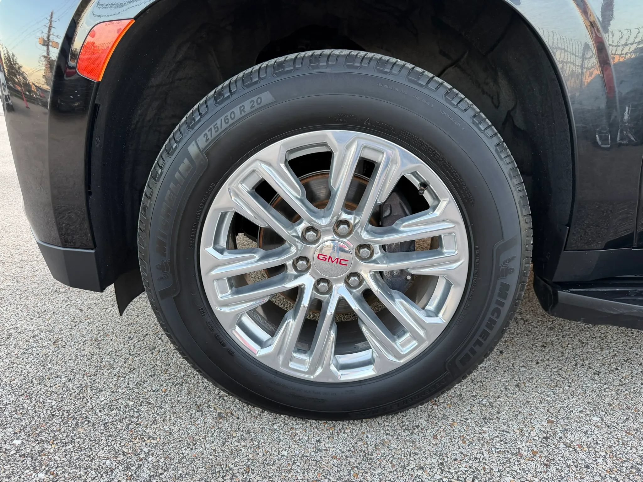 Used 2023 GMC Yukon XL SLT AWD/4WD image 11